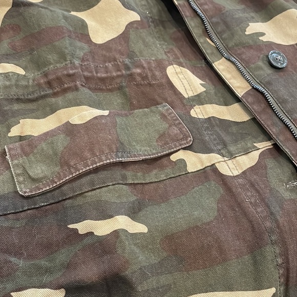 NWT Levi’s women’s camo jacket, size small - Picture 3 of 8